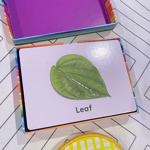 Lovevery Sight Cards and Coin Wallet - Picture 3 of 6